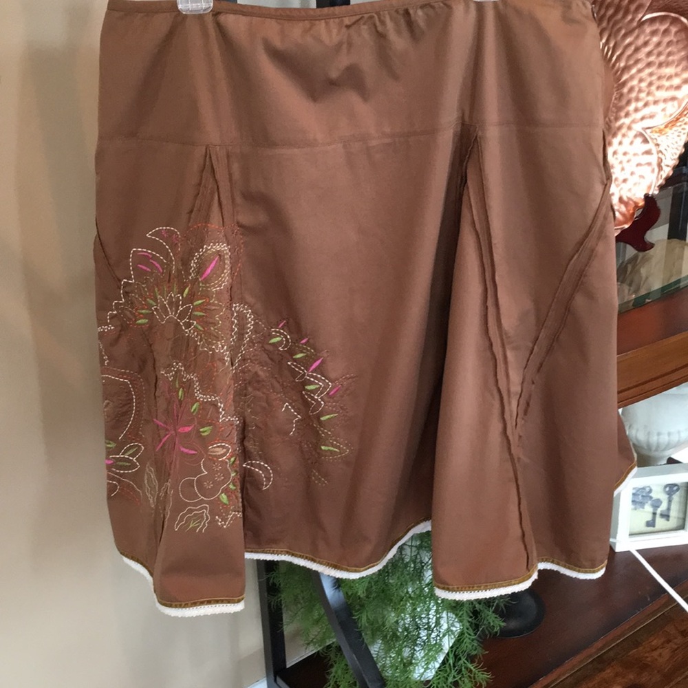 Acorn embroidered skirt